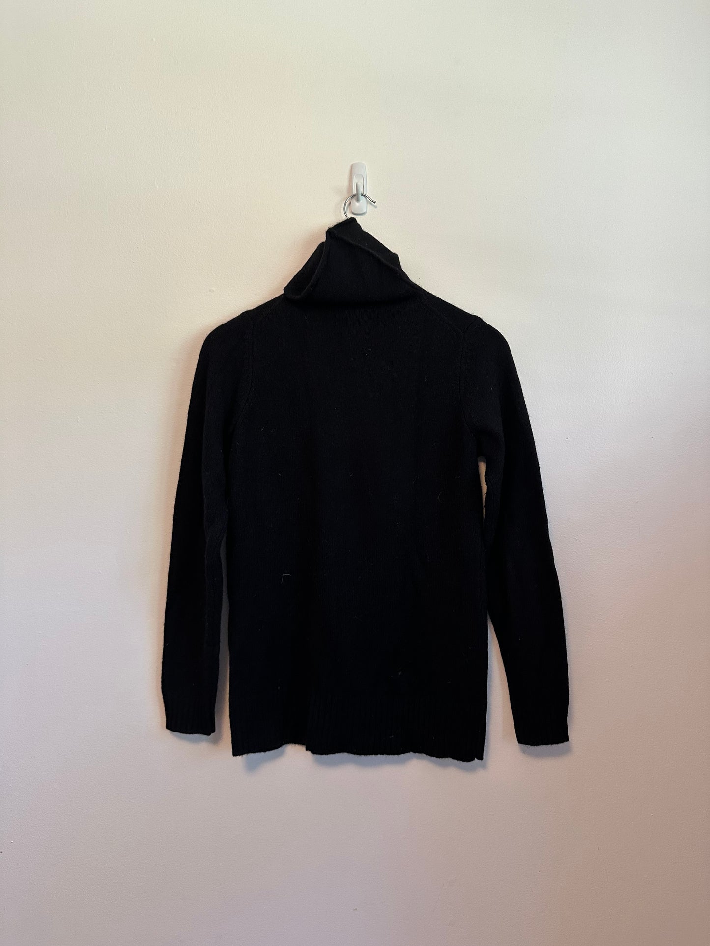 Oats Cashmere by Debra Hayburn Black 100% Cashmere Turtleneck Sweater | Medium
