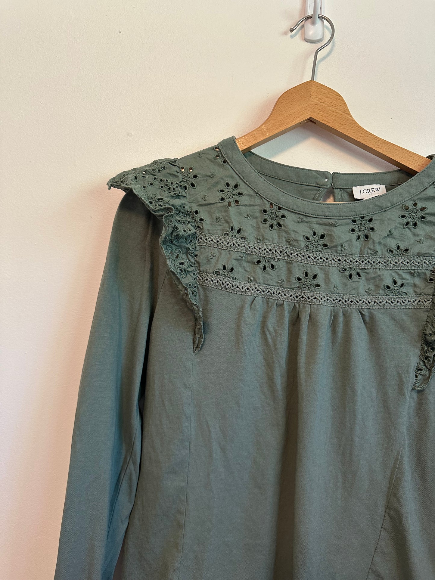 J. Crew Sage Green Eyelet Ruffle Long Sleeve Cotton Top Blouse | Size Medium