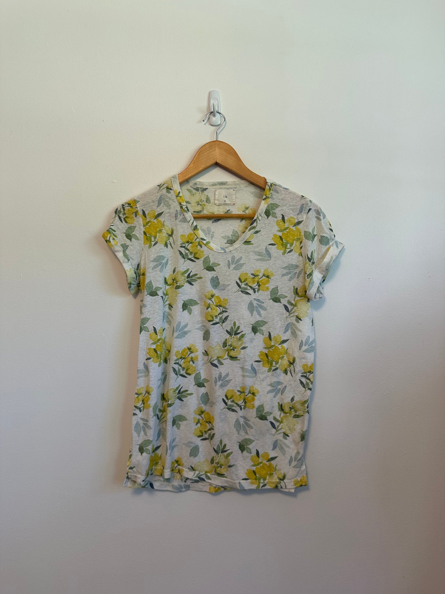 t.la Anthropologie Yellow Floral Scoop Neck Short Sleeve T-Shirt | Size Small