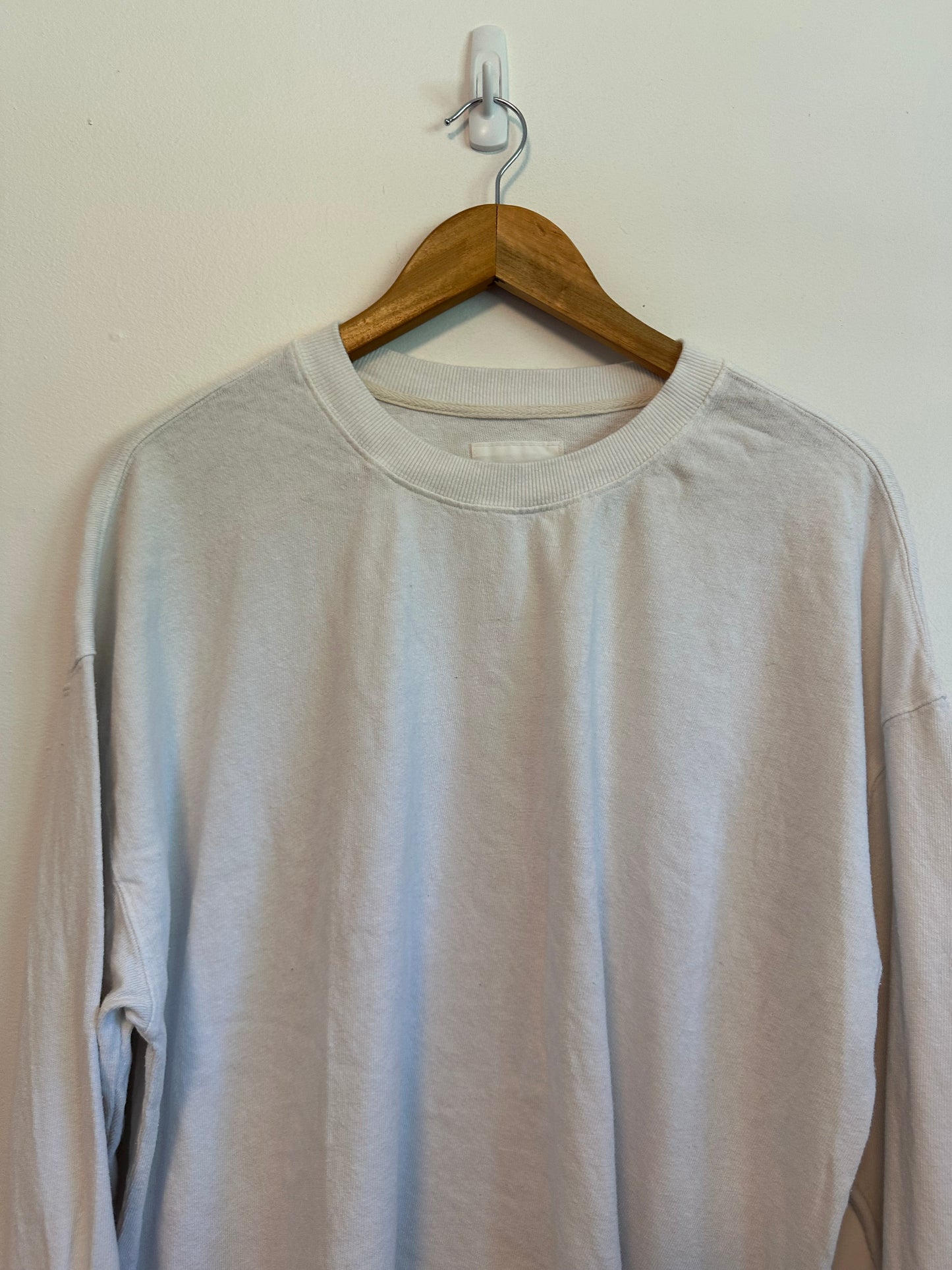 Le Bon Shoppe Long Sleeve White T-Shirt | Size Medium