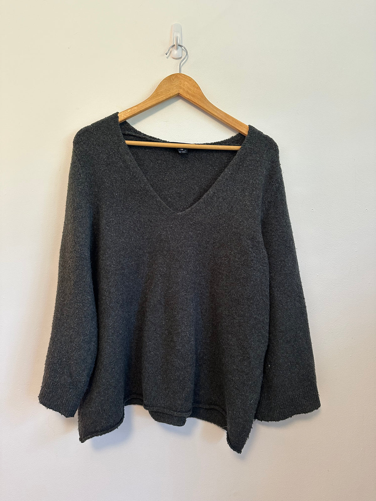 French Connection Charcoal Gray V-Neck Wool Blend Textured Sweater | Size XS