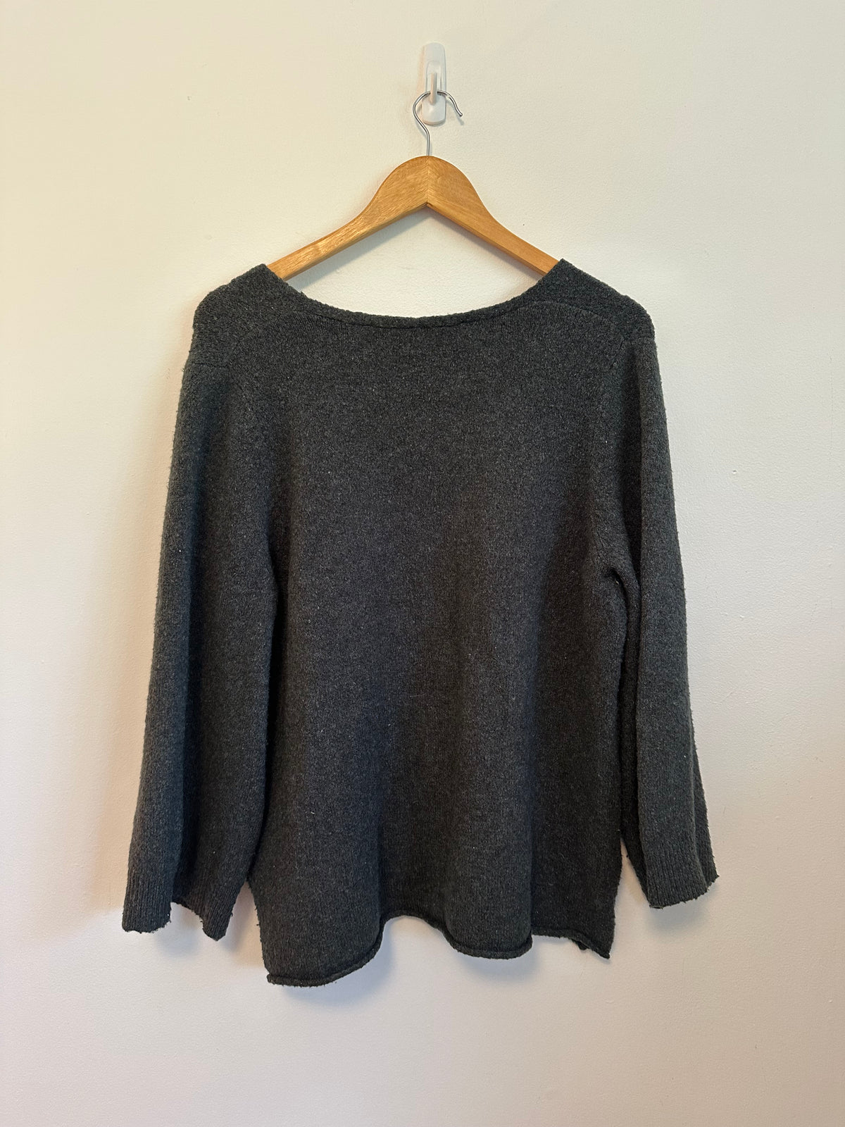 French Connection Charcoal Gray V-Neck Wool Blend Textured Sweater | Size XS