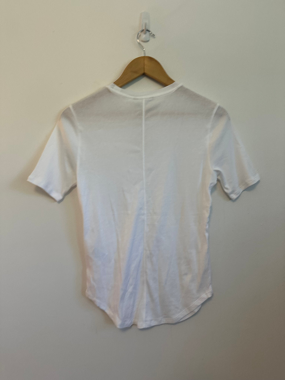 NWT Banana Republic White Short Sleeve Crew Neck Curved Hem T-Shirt | Size Small
