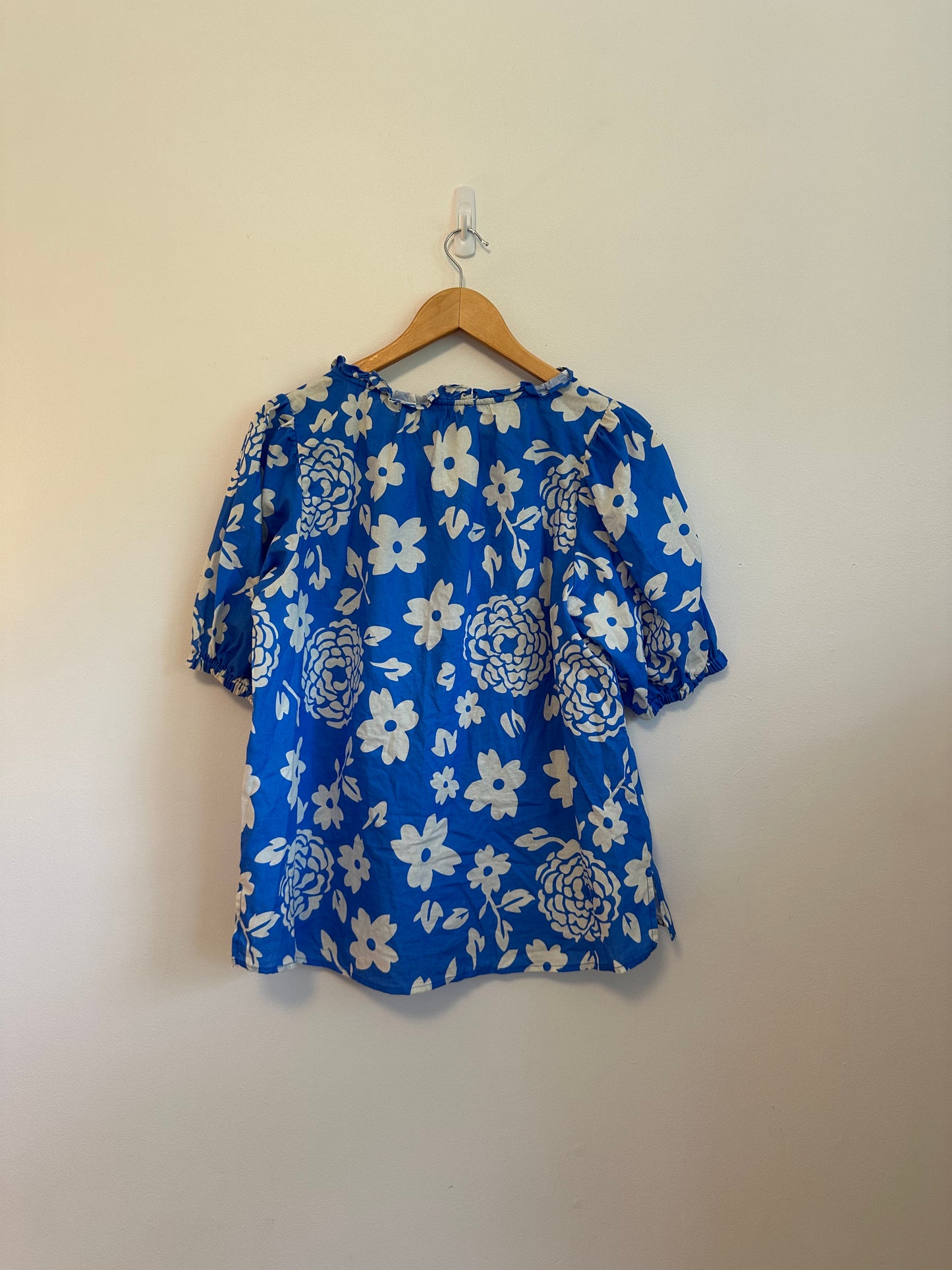 Umgee Floral Cotton Puff Sleeve Ruffle Neck Blouse in Blue and White | Size Small