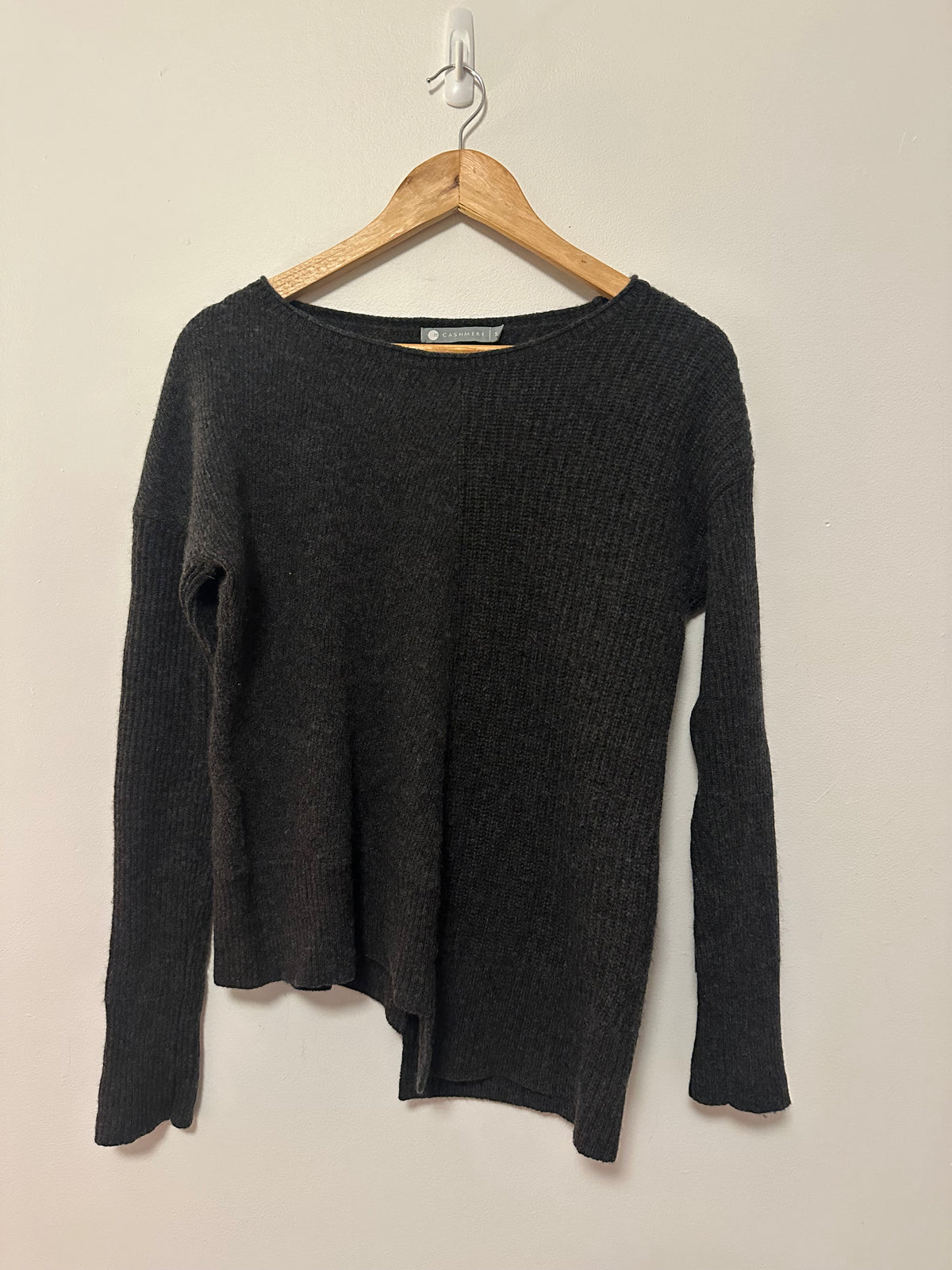 in CASHMERE Charcoal Grey 100% Cashmere Asymmetric Ribbed Sweater | Size Small