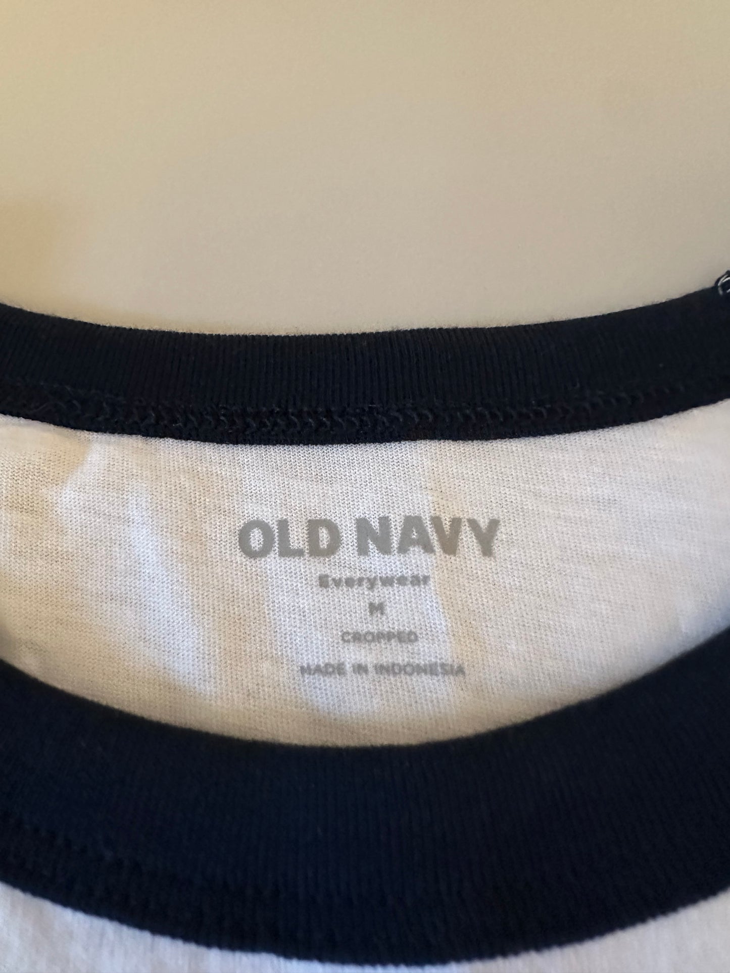 Old Navy Everywear Cropped Raglan Baseball Tee in White and Navy Blue | Medium
