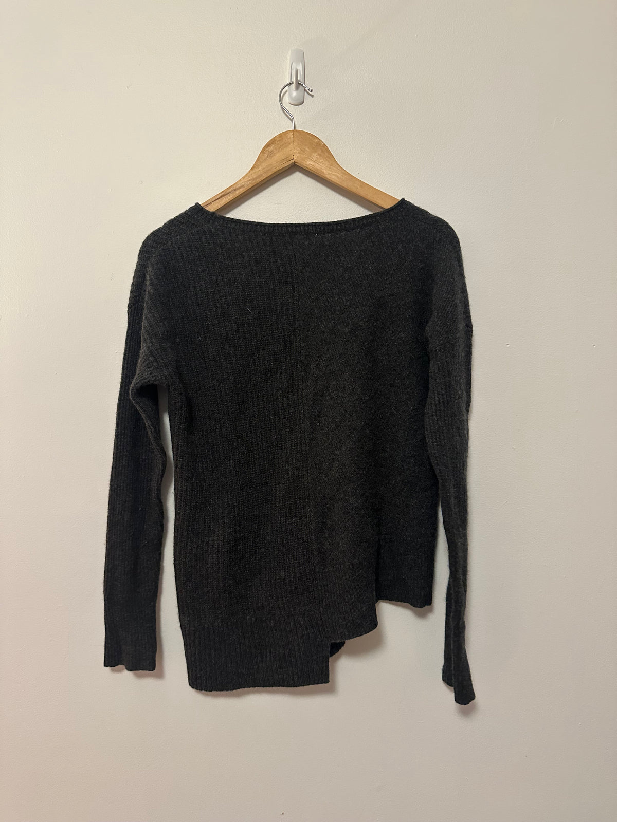in CASHMERE Charcoal Grey 100% Cashmere Asymmetric Ribbed Sweater | Size Small
