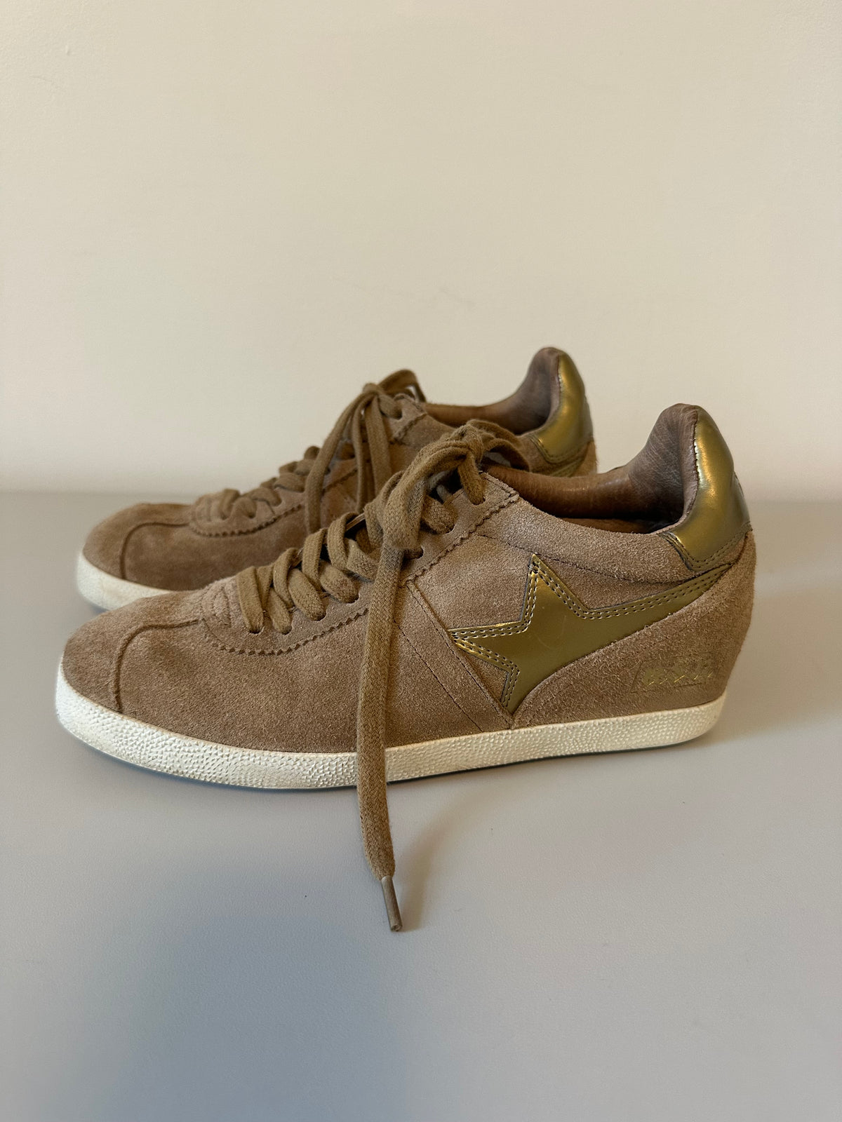 ASH Limited Edition Suede Star Sneakers in Tan Gold Metallic | Size 36