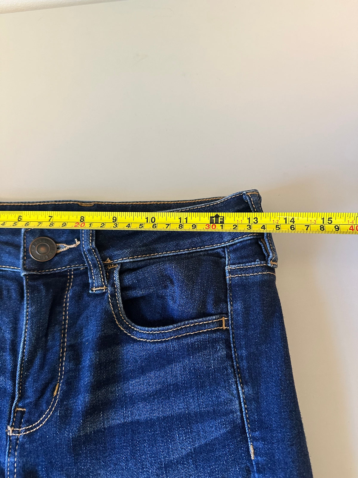 American Eagle Next Level Stretch Skinny Jeans in Dark Indigo | Size 4 Short