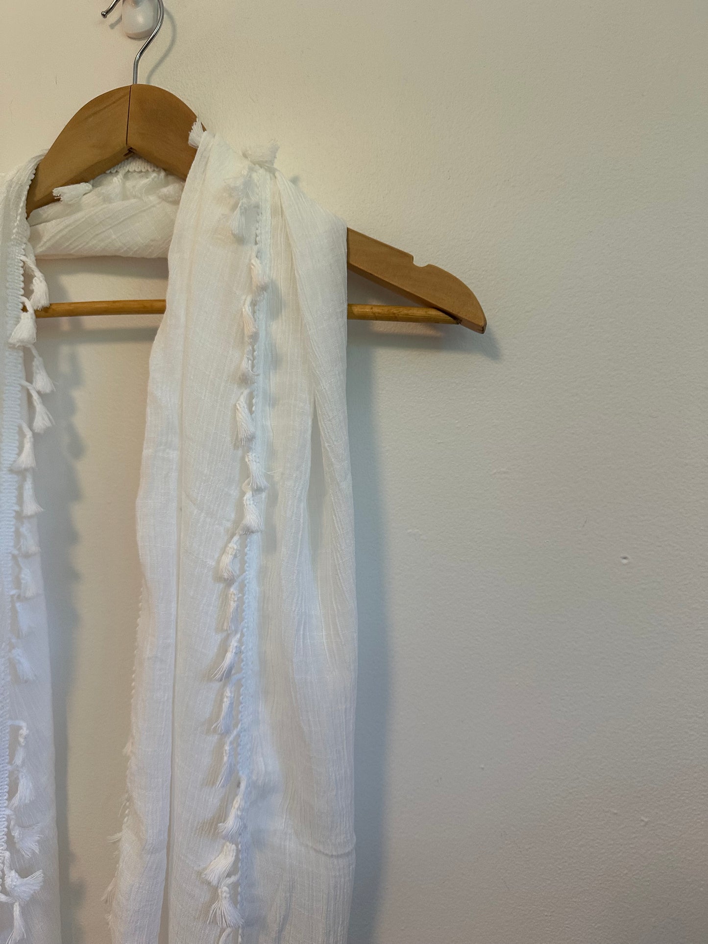 White Gauze Lightweight Tassel Fringe Crinkle Wrap Scarf | One Size