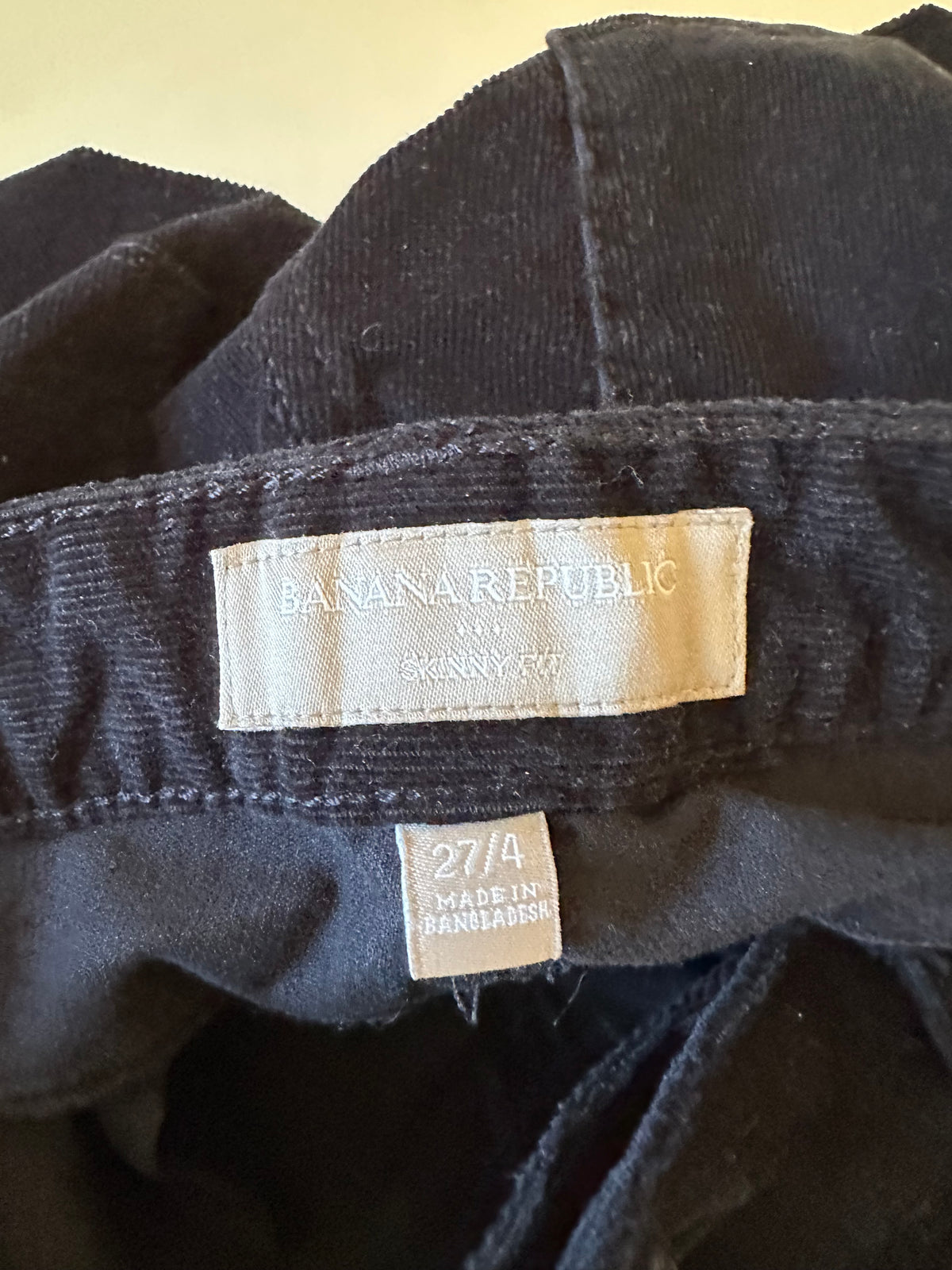 Banana Republic Black Corduroy Skinny Fit Pants | Size 27/4