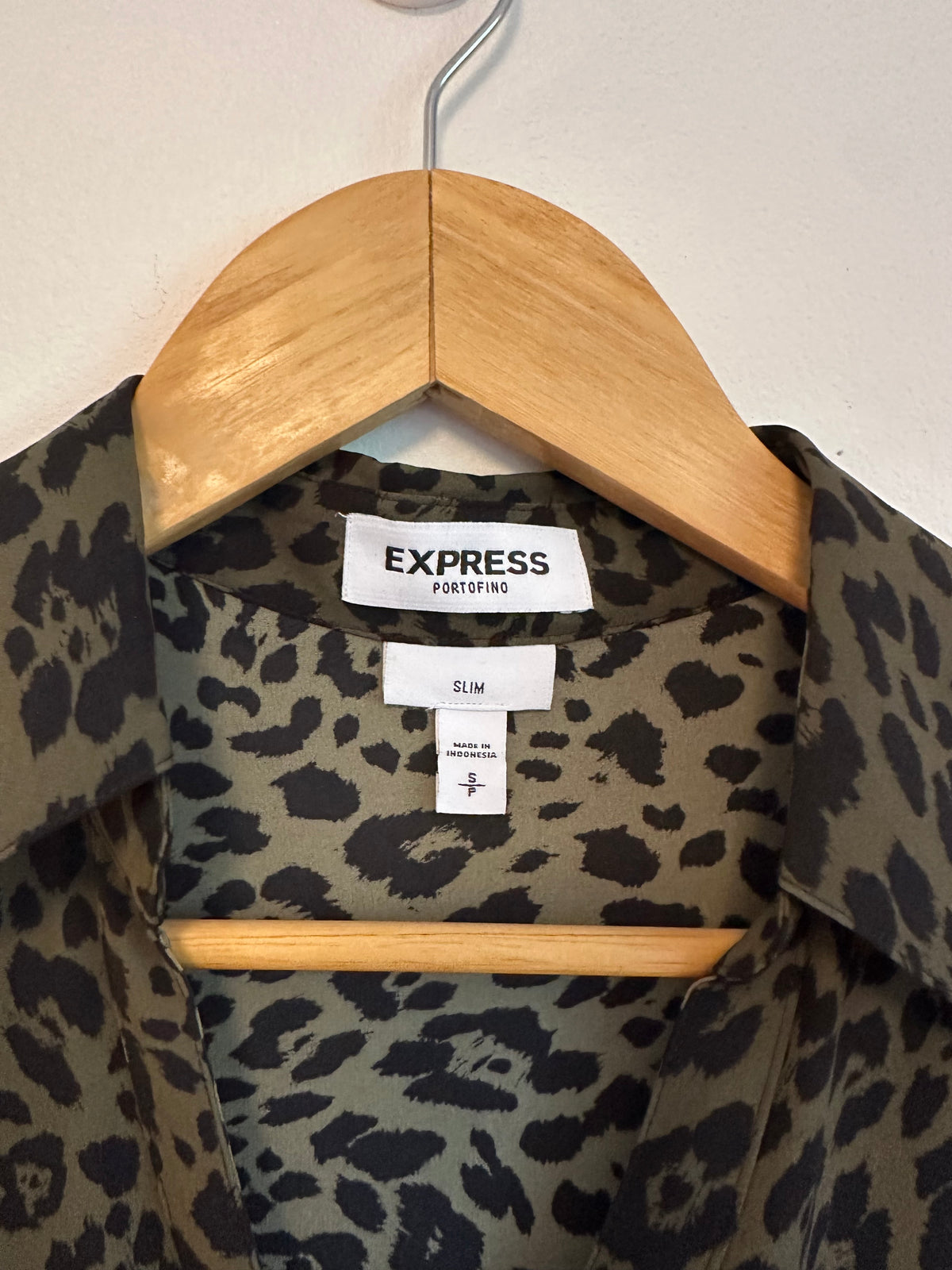 Express Portofino Slim Fit Leopard Print Button Down Shirt in Olive Green | Size  Small