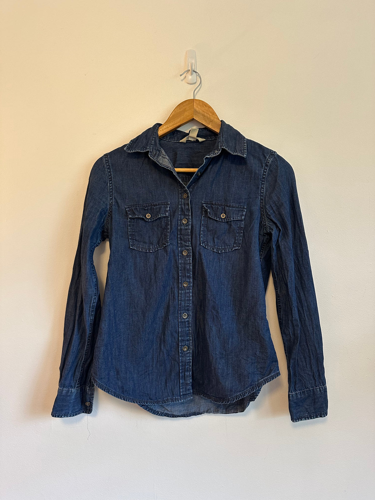 Banana Republic Soft Wash Denim Button Down Shirt in Dark Blue | Size XS