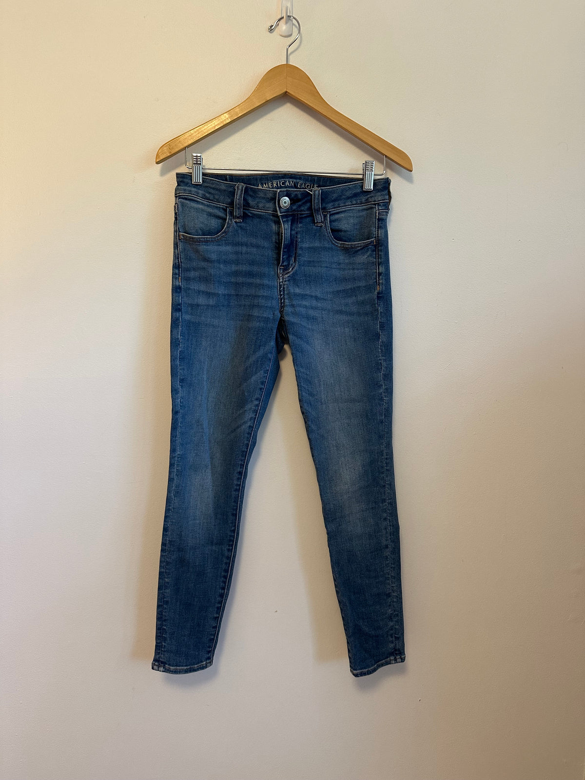 American Eagle Next Level Stretch Skinny Jeans in Blue Denim | Size 4 Short