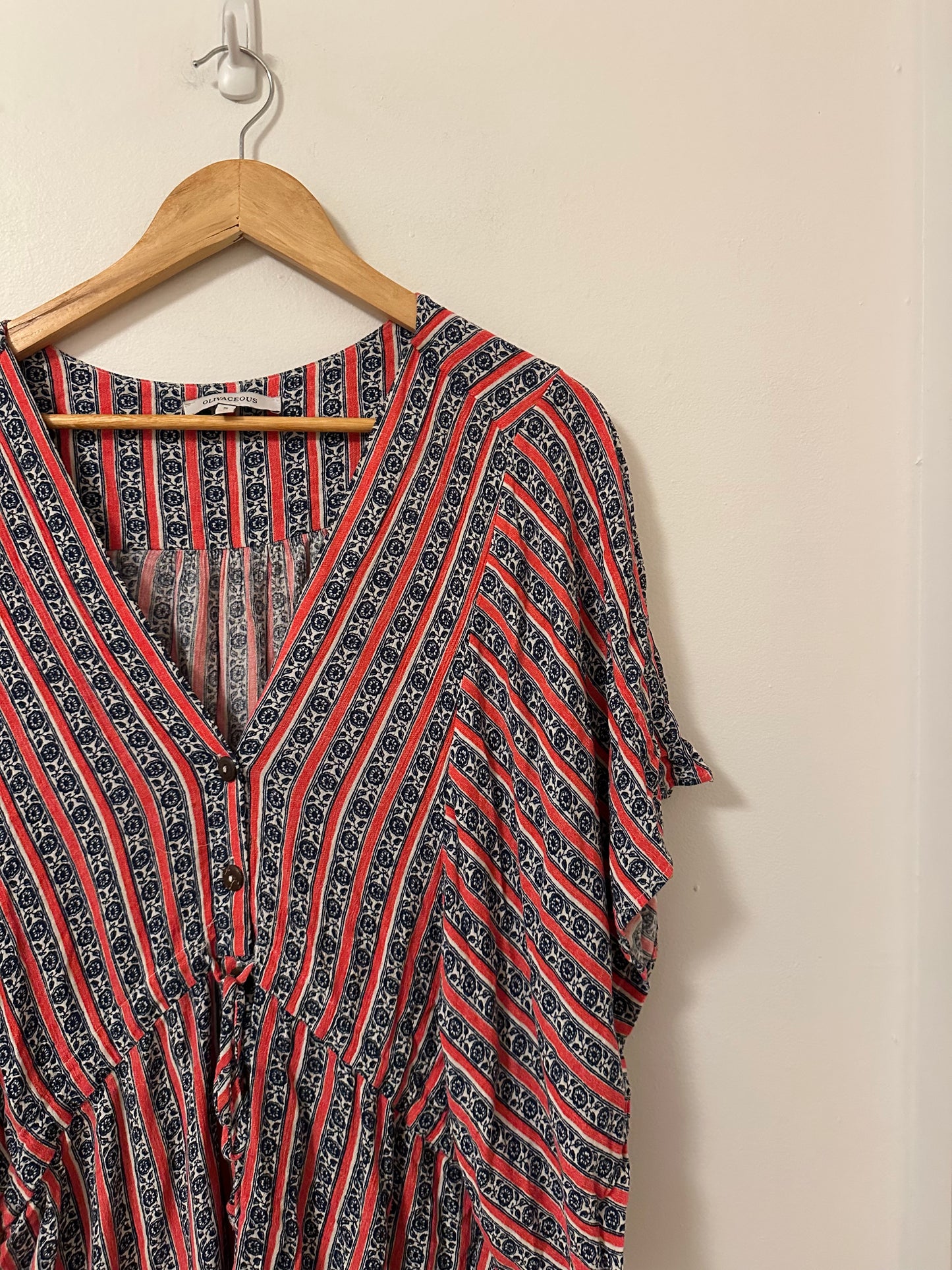Olivaceous Tie Waist Red Printed Boho Blouse | Size Small