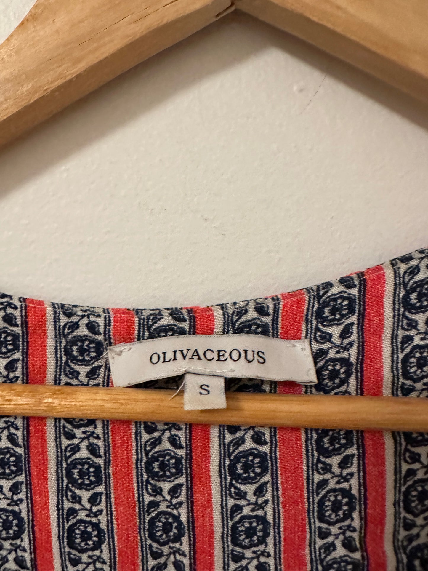 Olivaceous Tie Waist Red Printed Boho Blouse | Size Small
