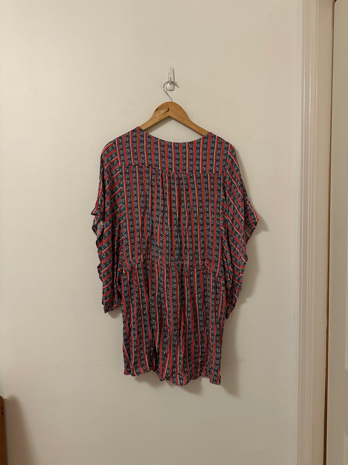 Olivaceous Tie Waist Red Printed Boho Blouse | Size Small