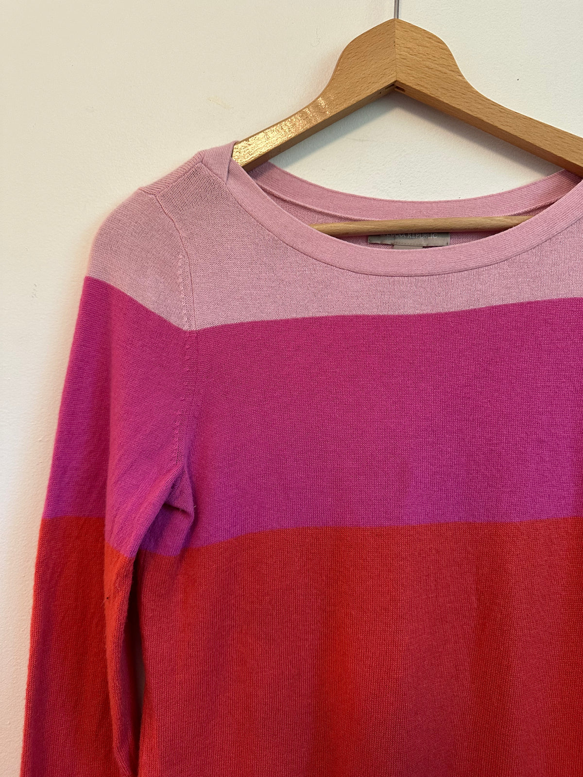 Banana Republic Pink and Red Colorblock Crewneck Knit Sweater | Size Small