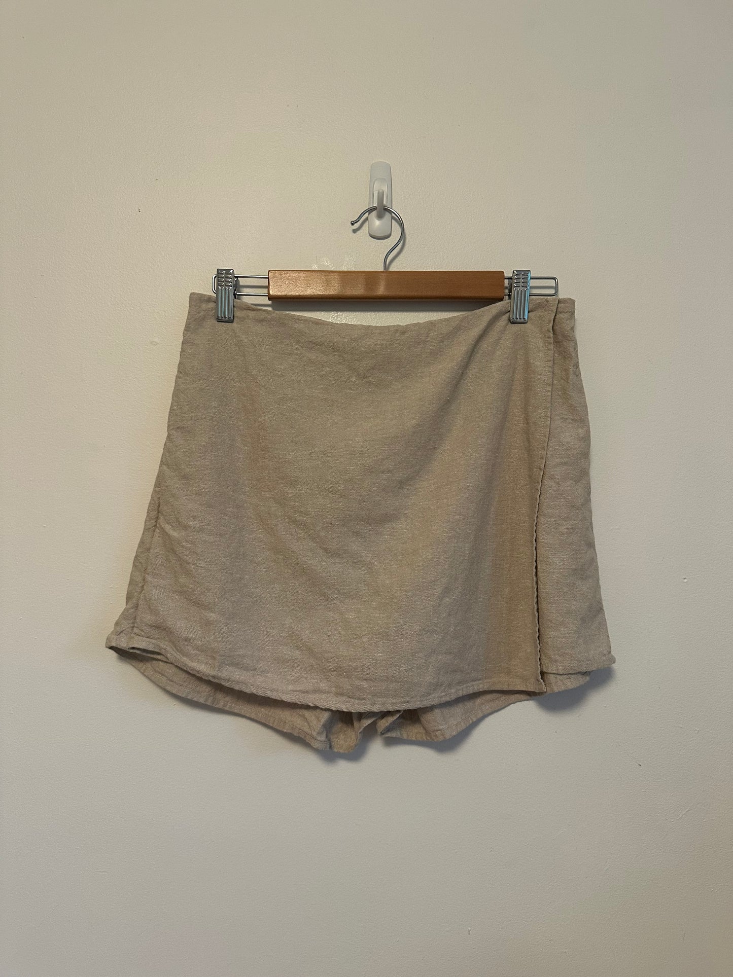 Old Navy Beige Linen Blend Wrap Skort | Size Medium