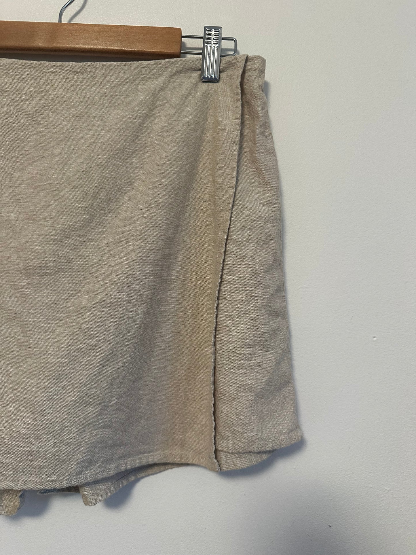 Old Navy Beige Linen Blend Wrap Skort | Size Medium