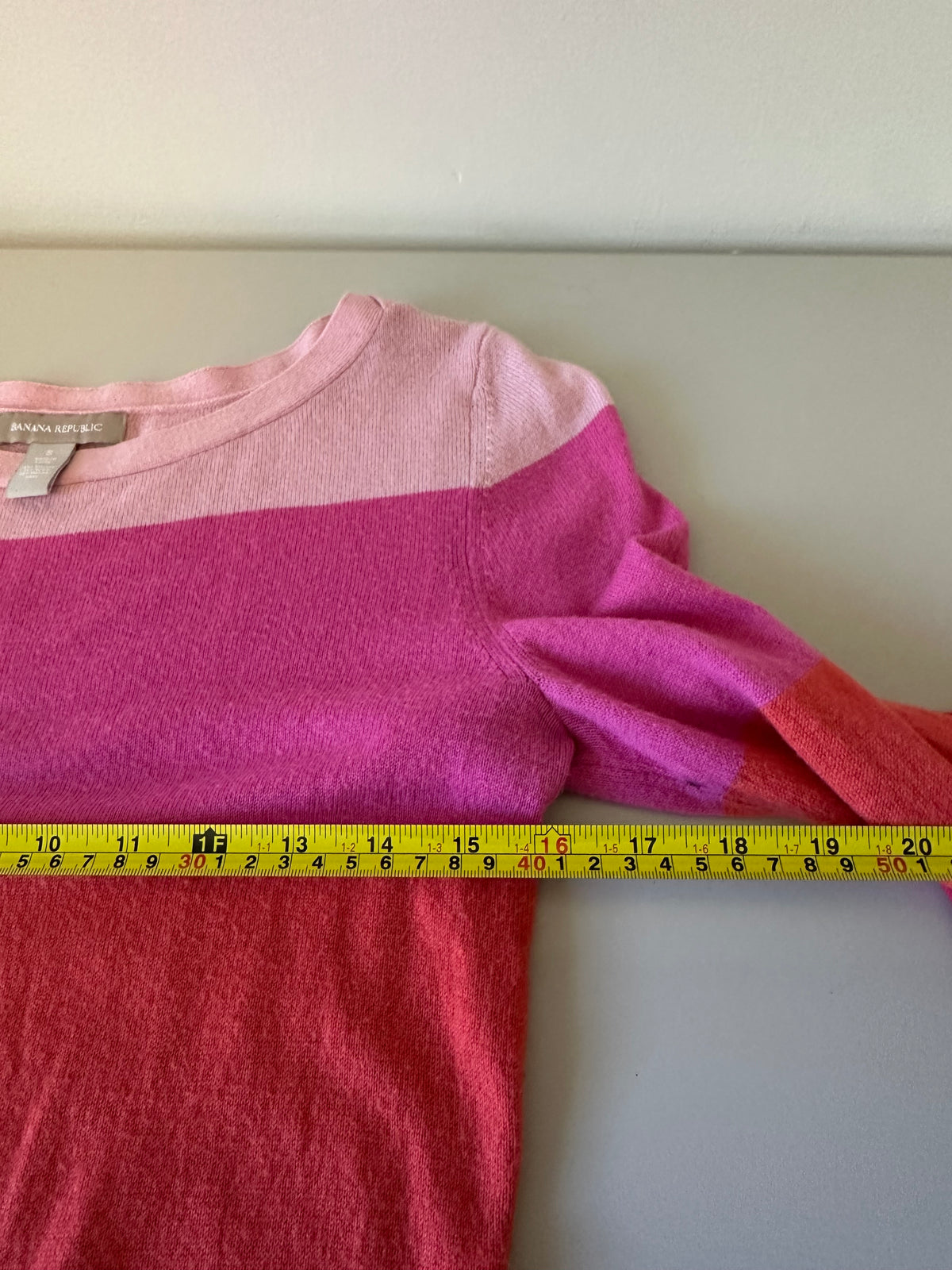 Banana Republic Pink and Red Colorblock Crewneck Knit Sweater | Size Small