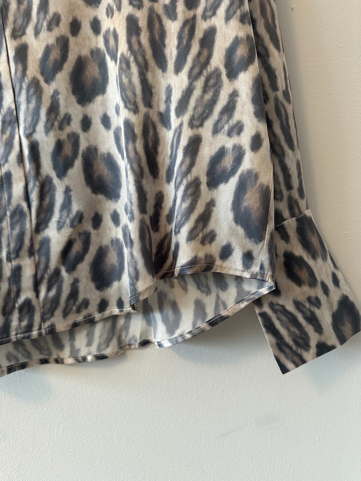 NWT Catherine Gee Daria French Cuff Silk Blouse - New Leopard | Size Large