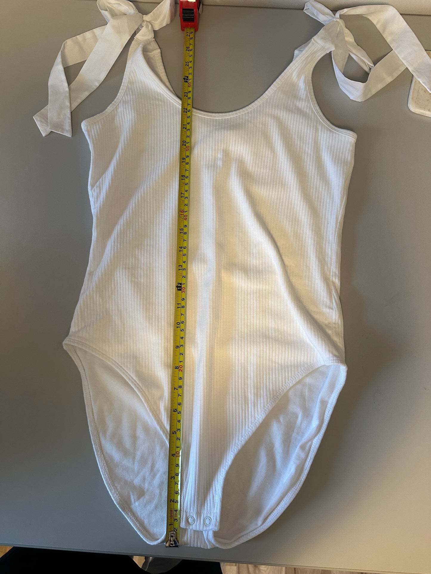 Old Navy White Tie Shoulder Ribbed Scoop Neck Bodysuit | Size Medium