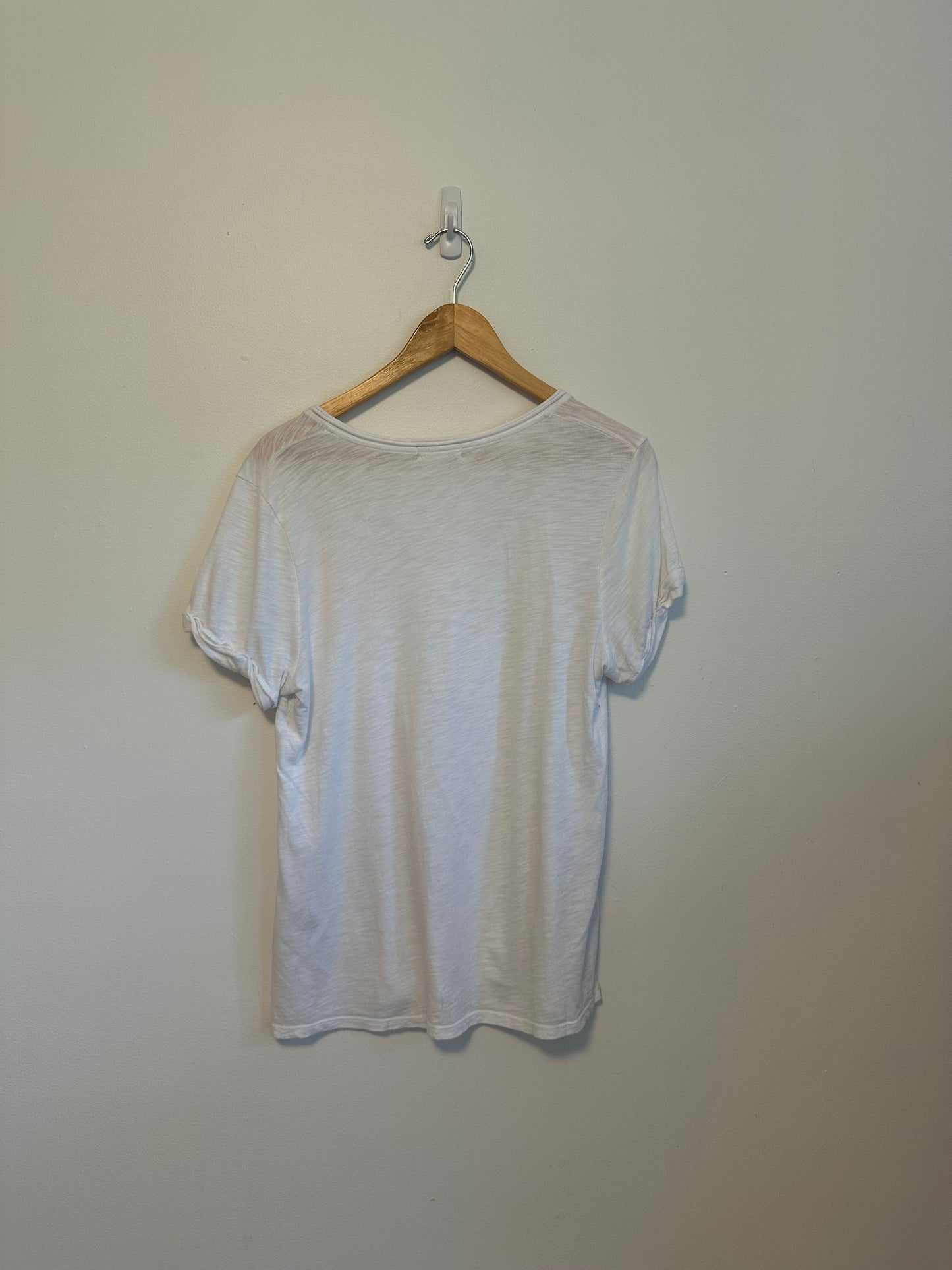 T.la Anthropologie White Slub Knit V-Neck Pocket Short Sleeve T-Shirt | Size Small
