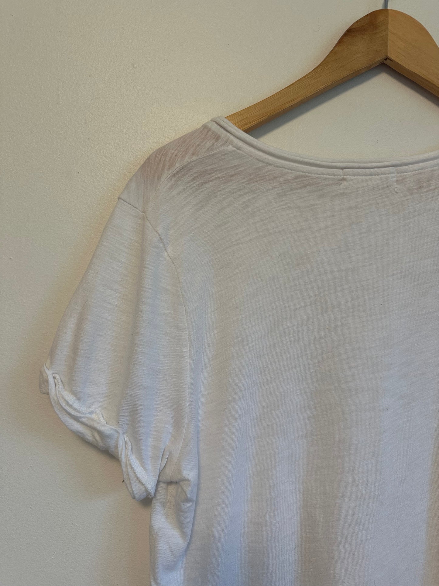 T.la Anthropologie White Slub Knit V-Neck Pocket Short Sleeve T-Shirt | Size Small