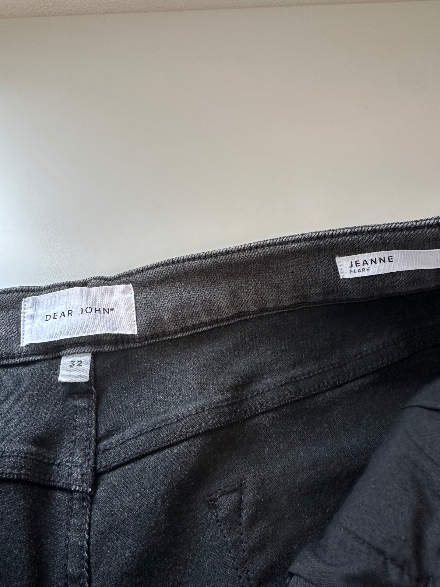 NWT Dear John Denim Jeanne Flare Jean in Crosscreek | Size 32