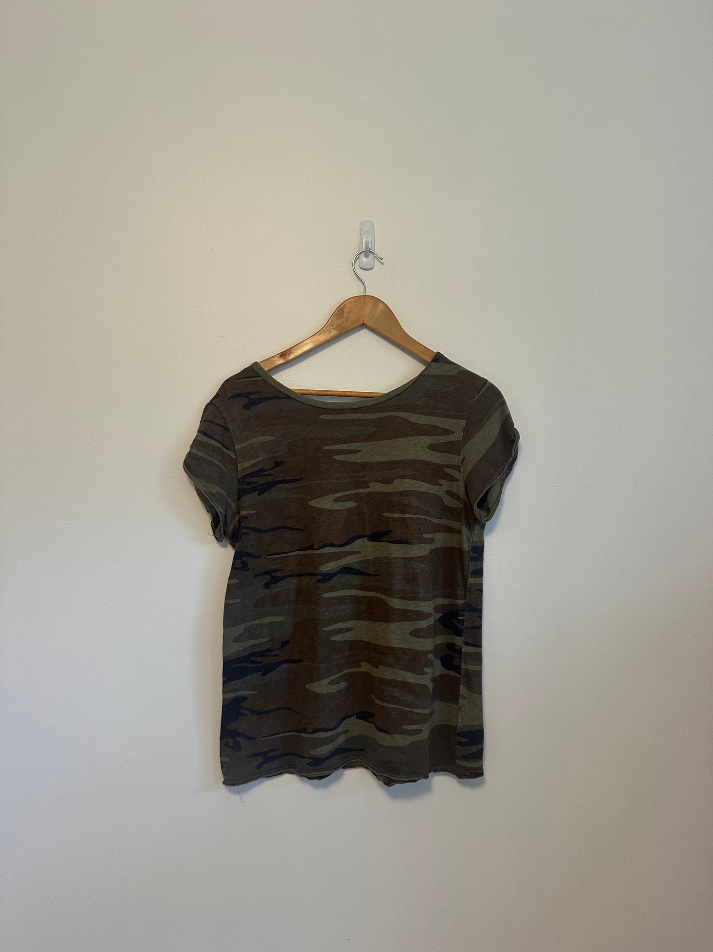 Z Supply Camouflage Slub Cotton Short Sleeve T-Shirt | Size Medium