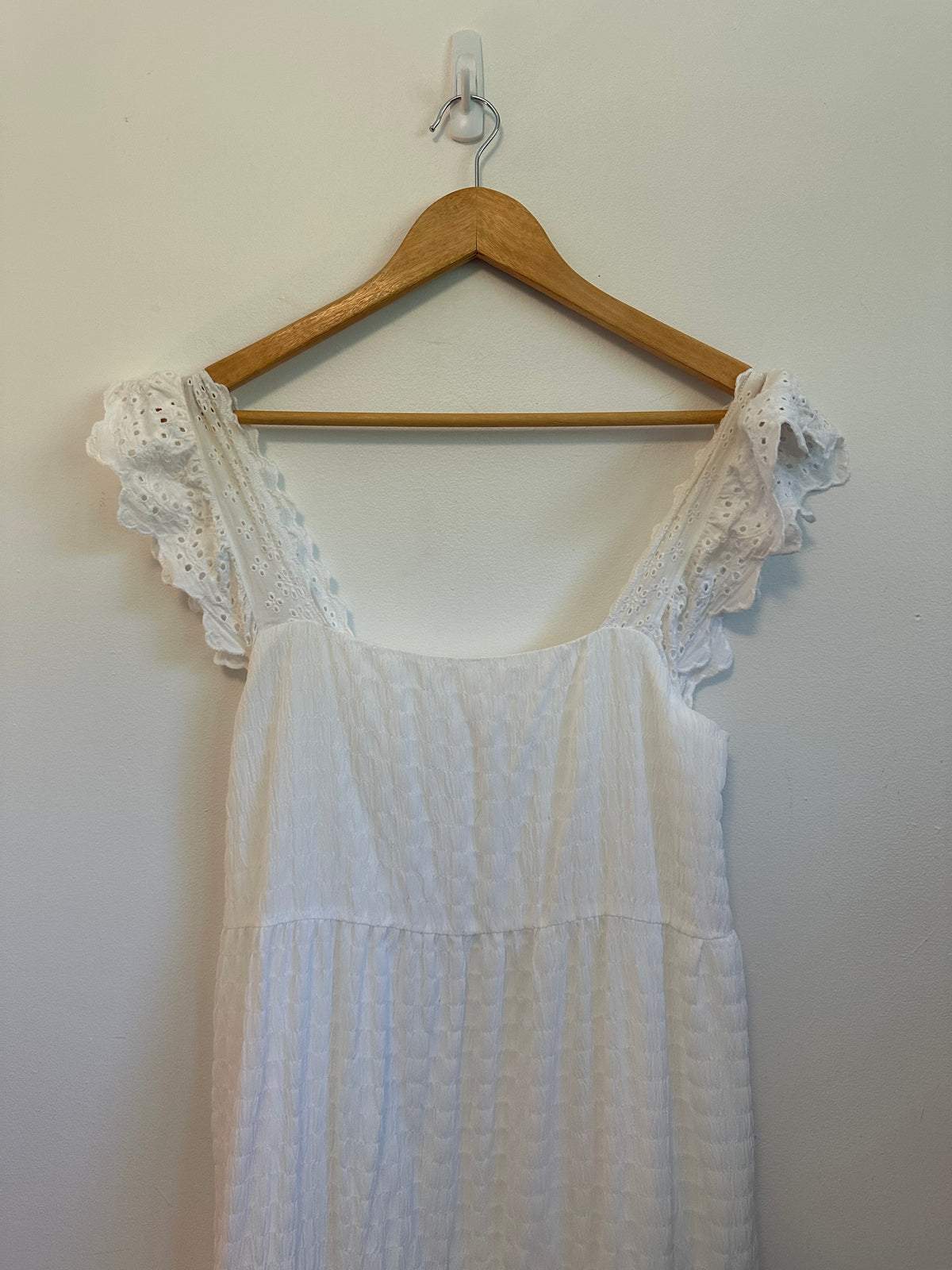 Lush White Eyelet Flutter Sleeve Tiered Midi Dress | Size Small