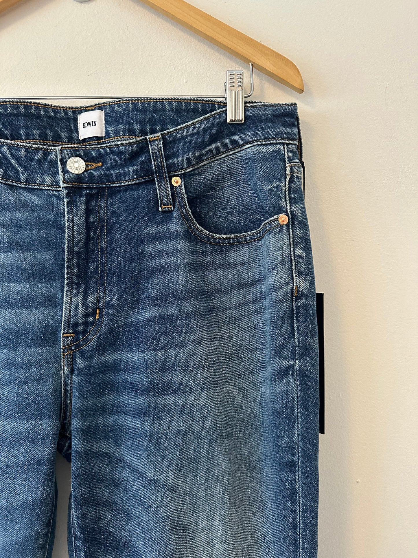 NWT Edwin Lark Ankle Bootcut Jeans in Wilder Wash | Size 32