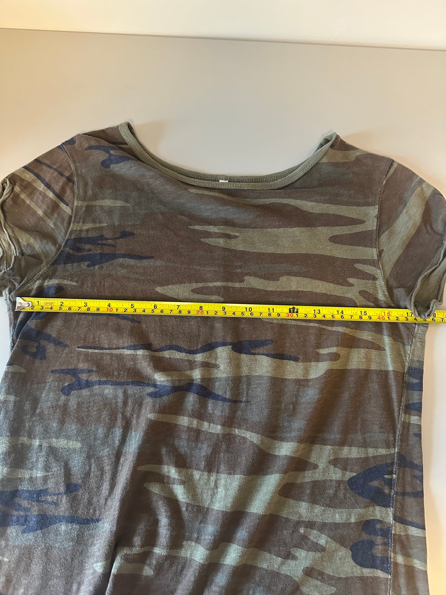 Z Supply Camouflage Slub Cotton Short Sleeve T-Shirt | Size Medium