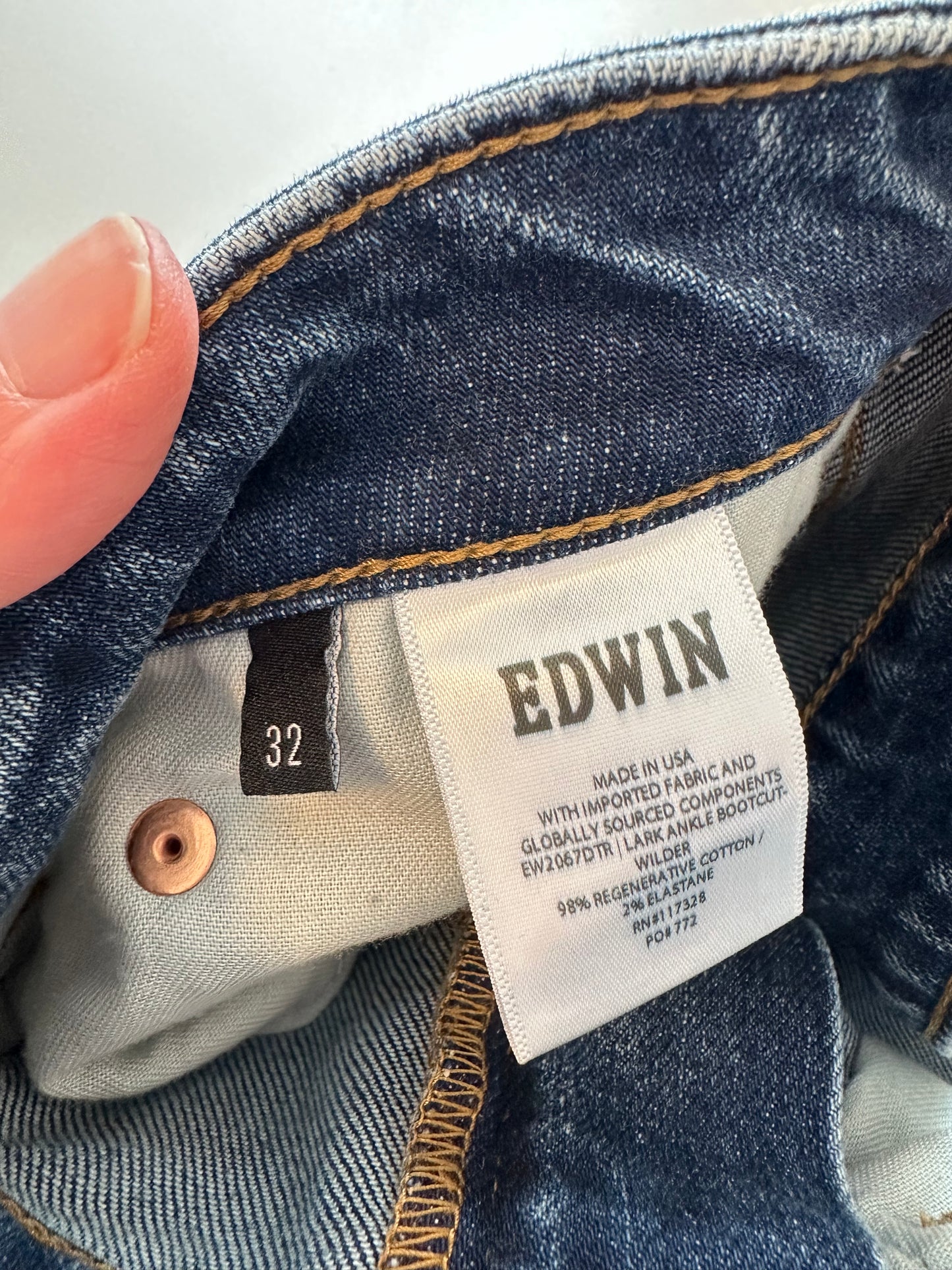 NWT Edwin Lark Ankle Bootcut Jeans in Wilder Wash | Size 32