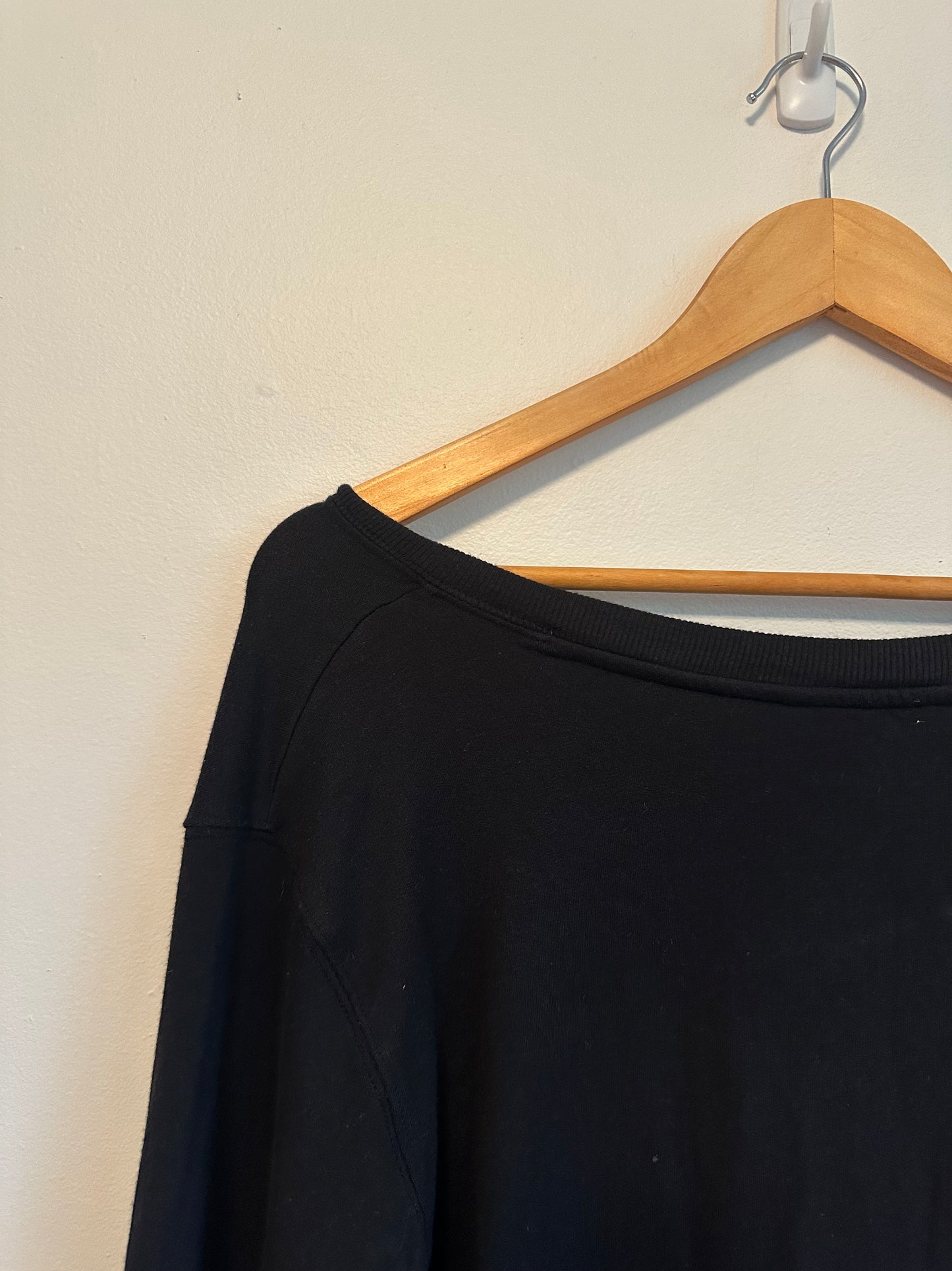 Athleta Black V-Neck Long Sleeve T-Shirt | Size Small