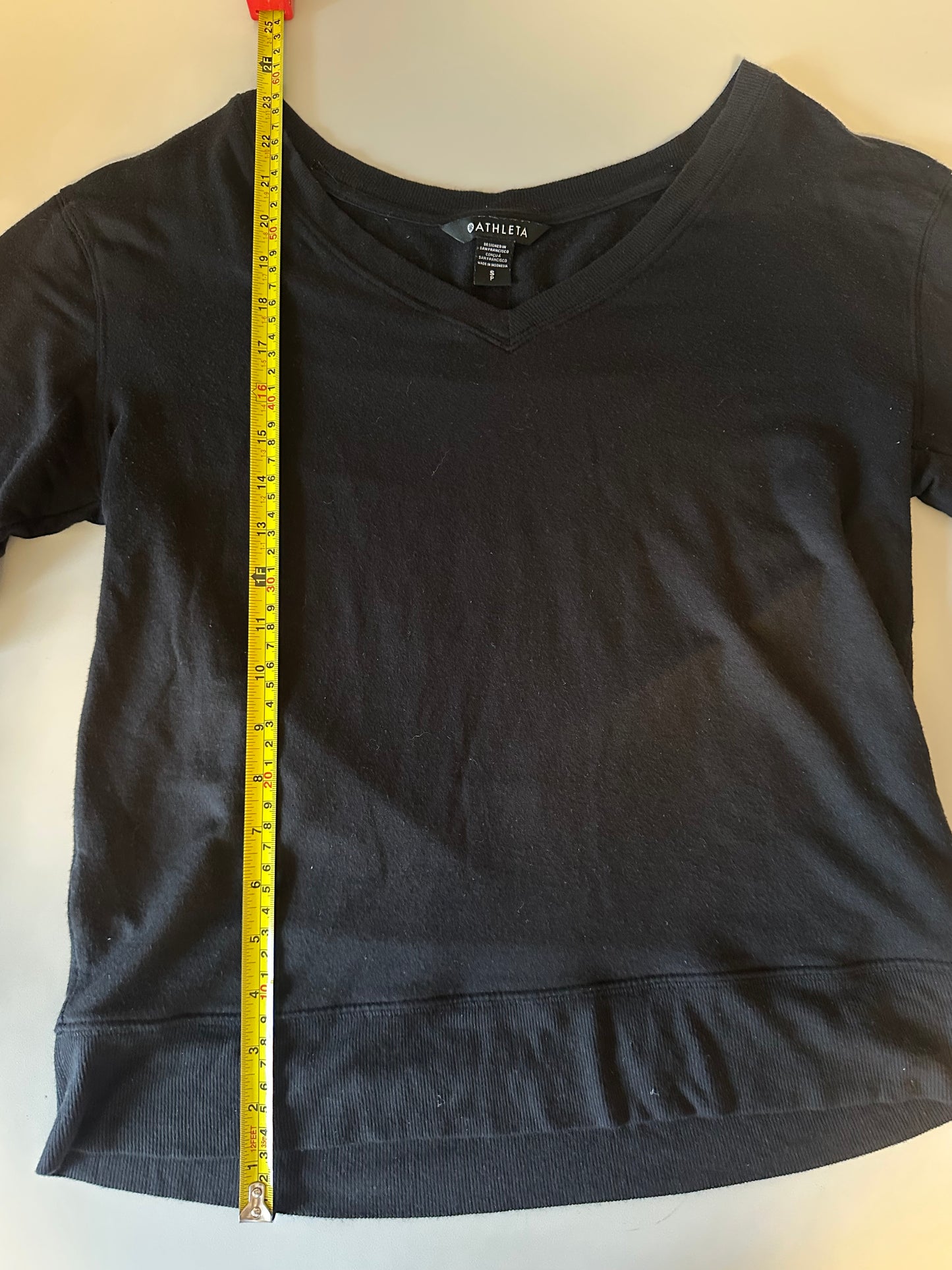 Athleta Black V-Neck Long Sleeve T-Shirt | Size Small