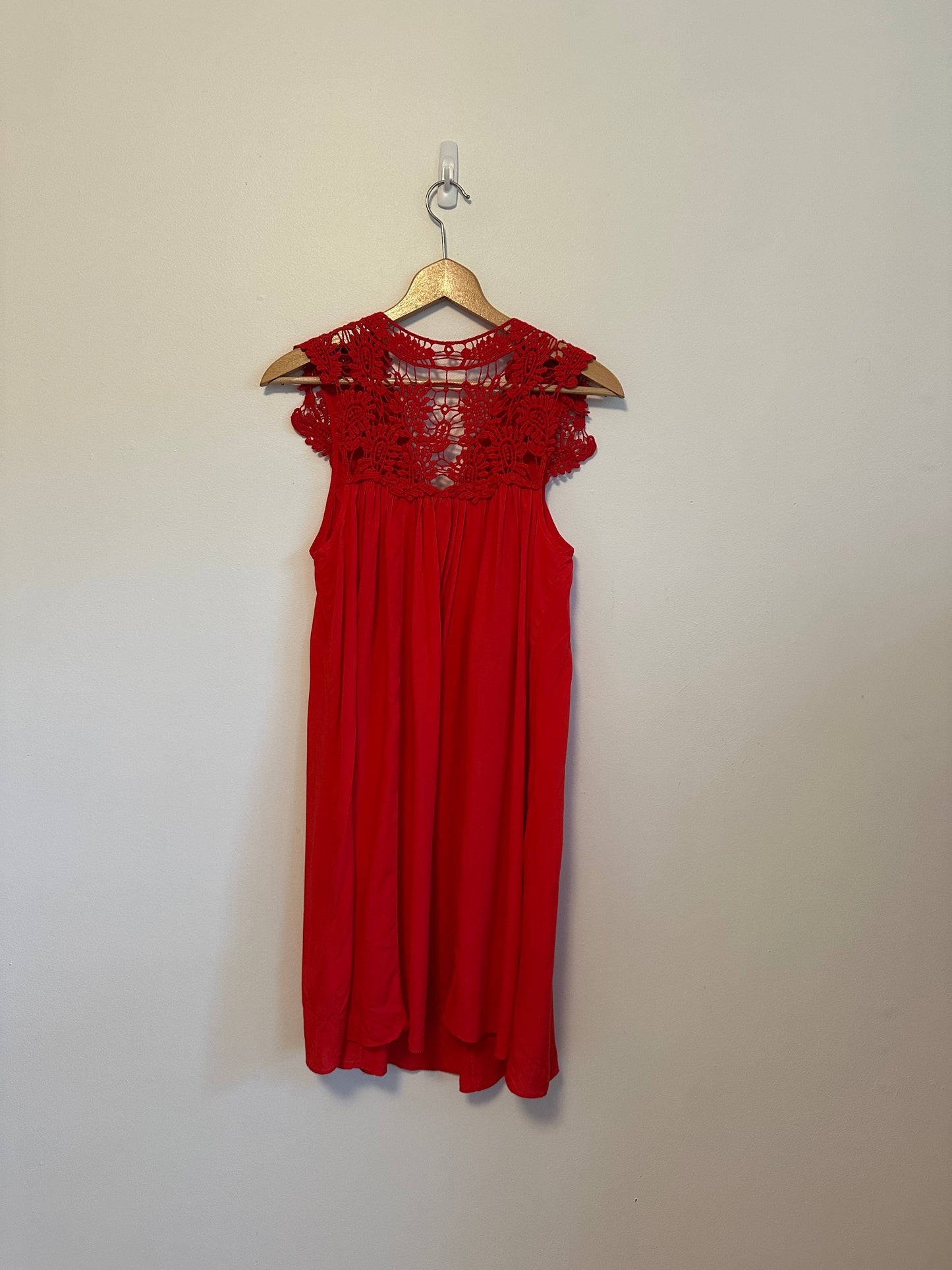 NWT Ya Los Angeles Red Crochet Lace Boho Mini Dress Sleeveless V-Neck | Medium