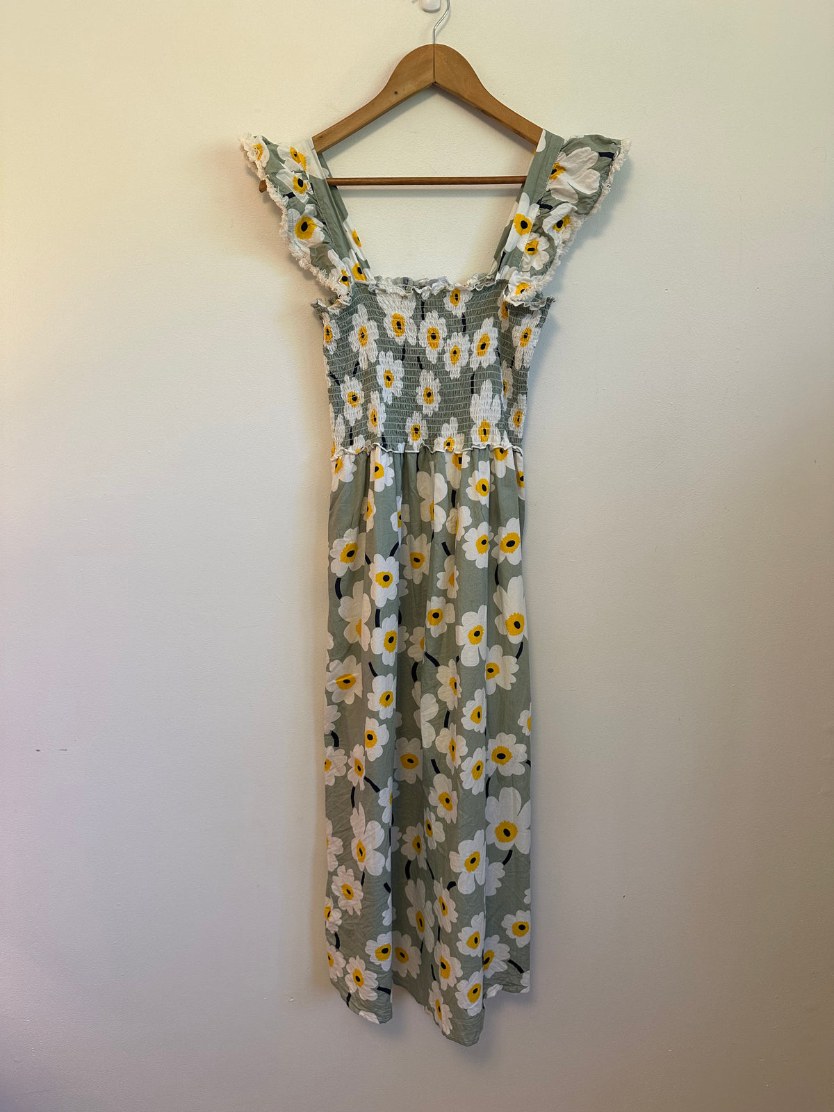 THML Sage Green Daisy Floral Smocked Ruffle Strap Midi Dress | Size Small