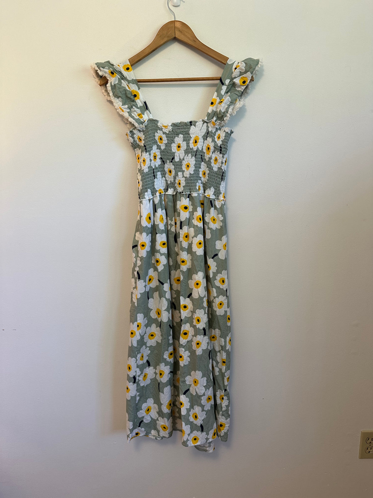 THML Sage Green Daisy Floral Smocked Ruffle Strap Midi Dress | Size Small