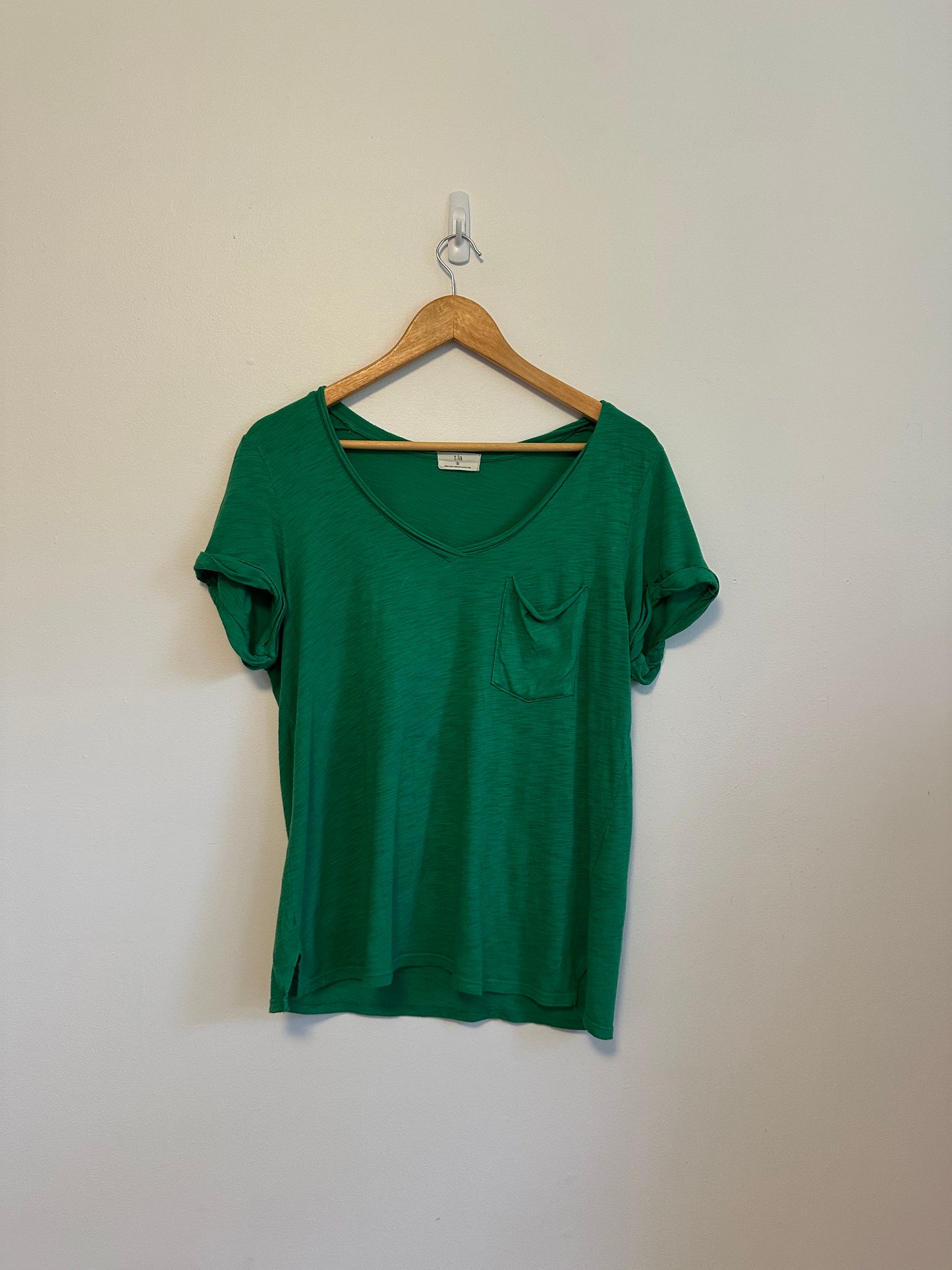 T.LA Anthropologie Green V-Neck Slub Pocket Rolled Sleeve T-Shirt | Size Small
