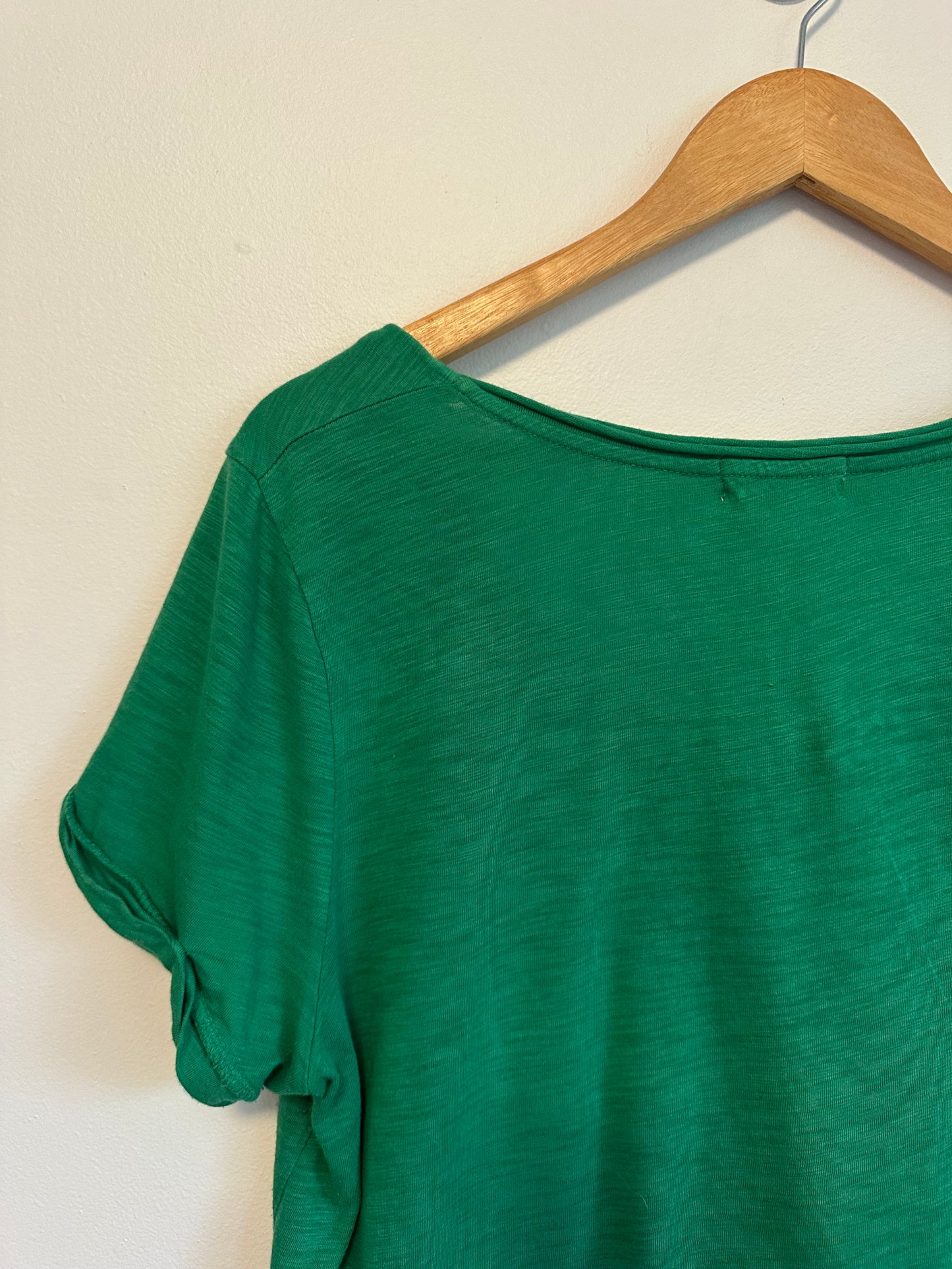 T.LA Anthropologie Green V-Neck Slub Pocket Rolled Sleeve T-Shirt | Size Small