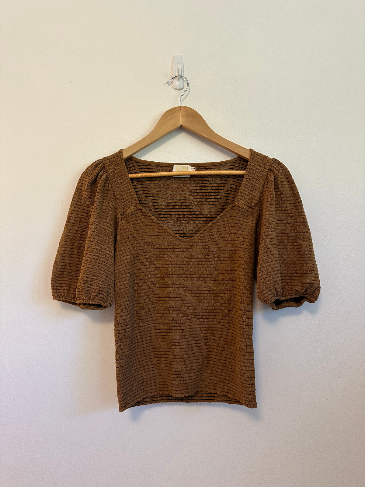 Nation LTD Brown Smocked Pima Cotton Puff Sleeve V-Neck Top | Size Medium