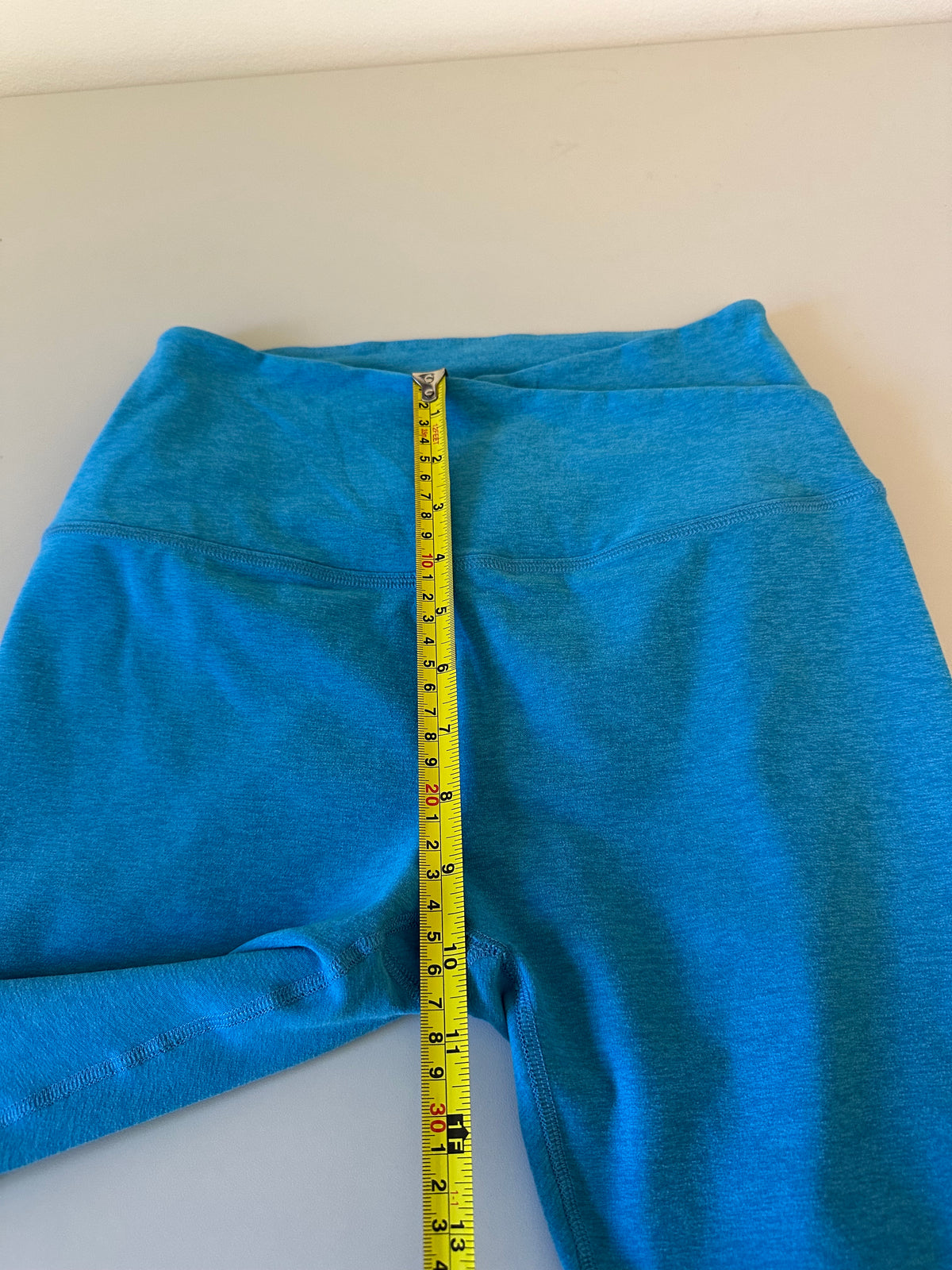 Beyond Yoga Blue Spacedye Crossover High Waisted Ankle Leggings | Size Medium