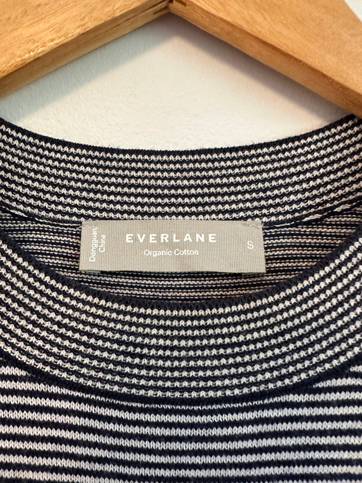 Everlane Organic Cotton Striped Crew Neck Sweater in Navy and White | Size Small