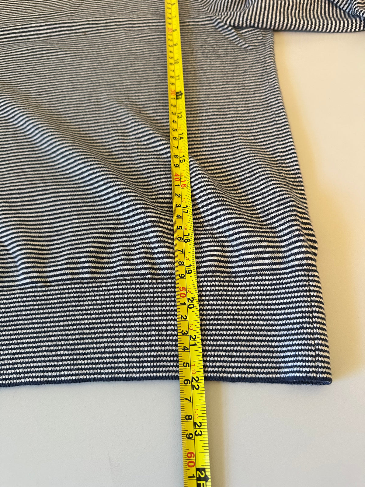 Everlane Organic Cotton Striped Crew Neck Sweater in Navy and White | Size Small