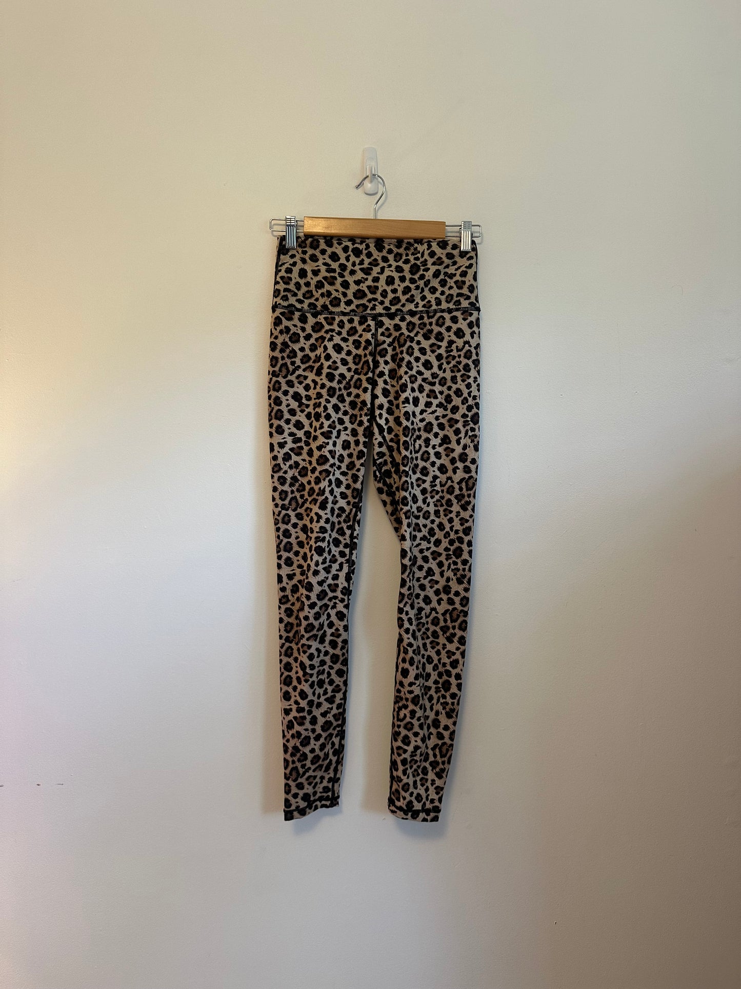 Colorfulkoala Leopard Print High Waisted Leggings | Size Medium