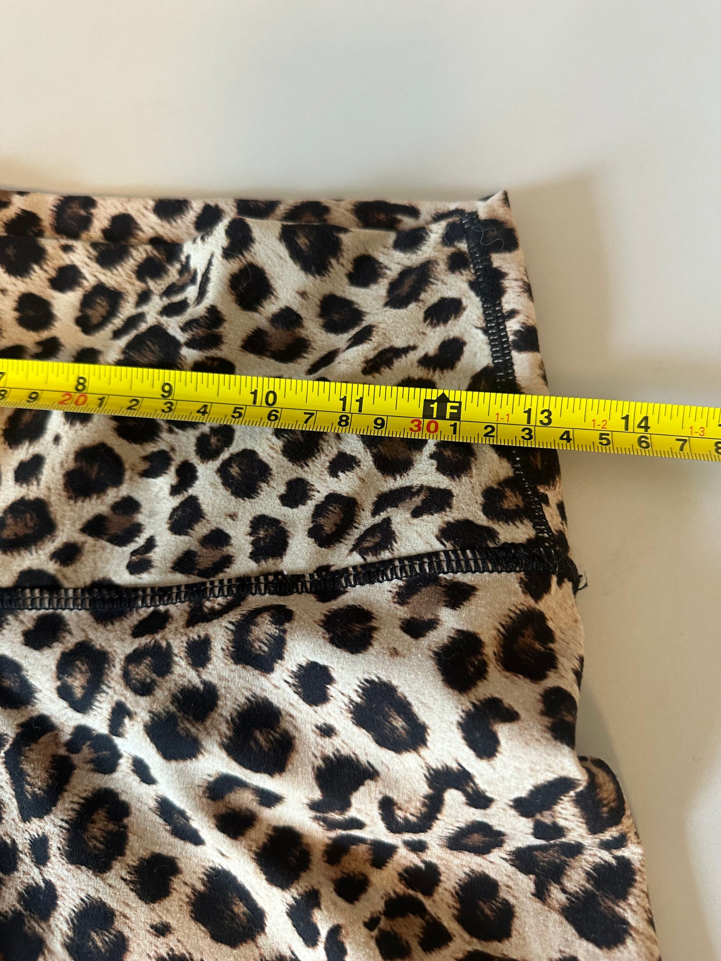 Colorfulkoala Leopard Print High Waisted Leggings | Size Medium