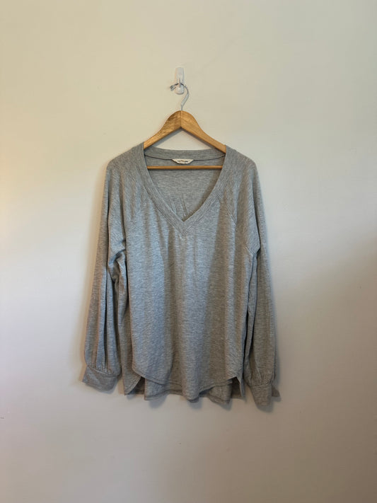 Lucky Brand Heather Gray V-Neck Long Sleeve Top | Size Large
