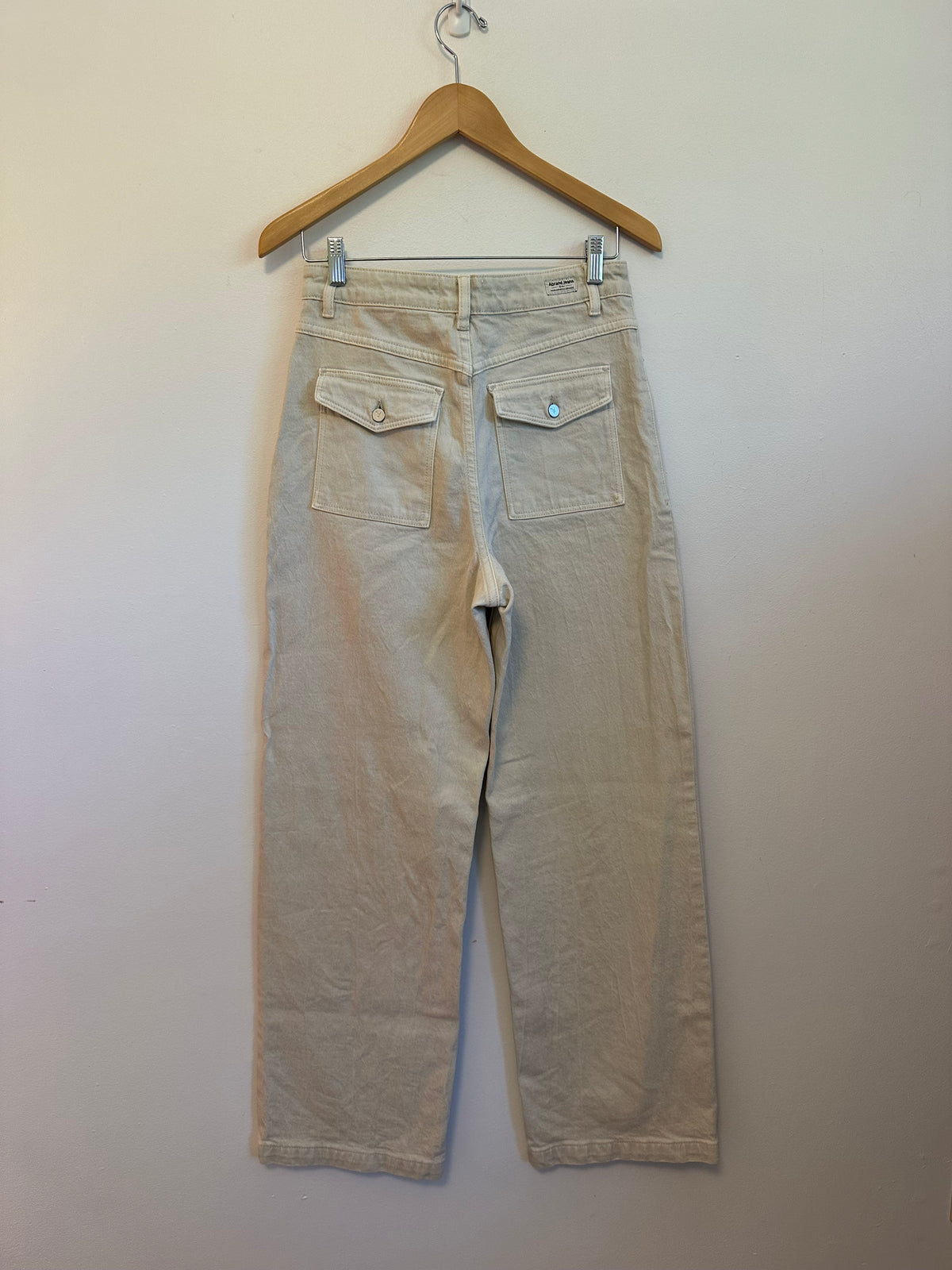 ABrand 94 High and Wide Cream Denim Patch Pocket Jeans | Size 28
